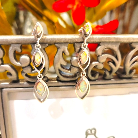 WHITE FIRE OPAL EARRINGS! - Picture 2 of 5